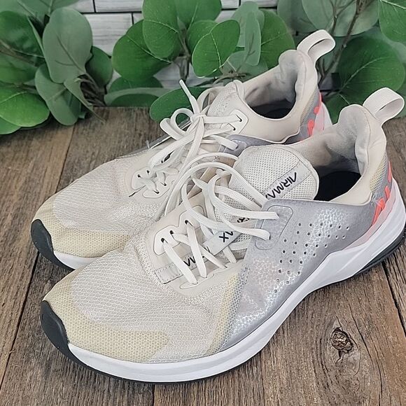 Nike women's Air Max Bella running shoe Size 8.5 - Picture 10 of 10